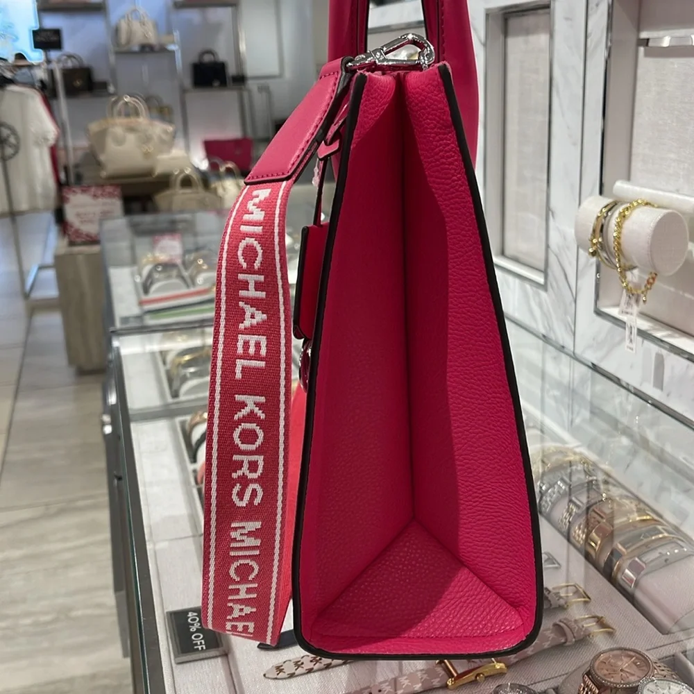 Michael Kors Mirella Medium Pebbled Leather Tote Bag
Dragonfruit
NWT - Picture 4 of 16